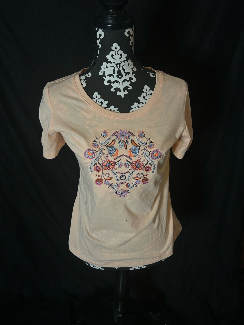 Coral Bay Peach Short Sleeve Scoop Neck Tee with Floral Embroidery